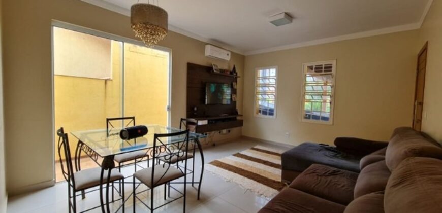 CASA CONDOMINIO AROEIRA