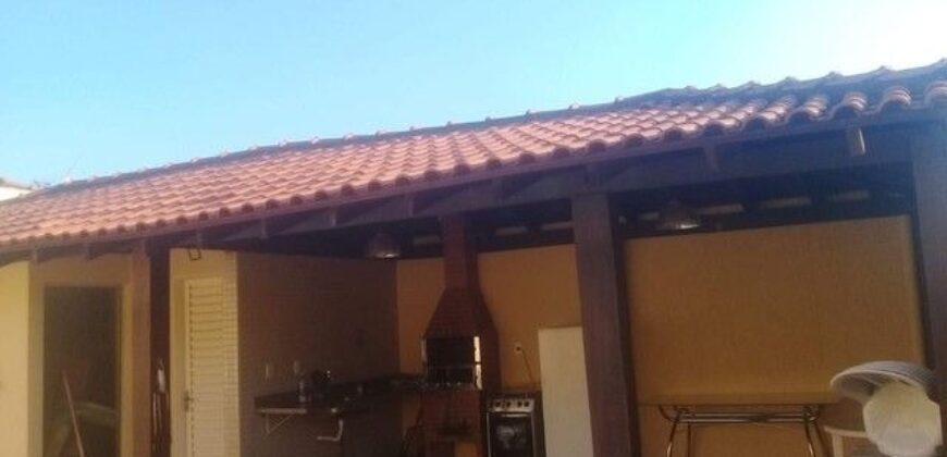 CASA CONDOMINIO AROEIRA